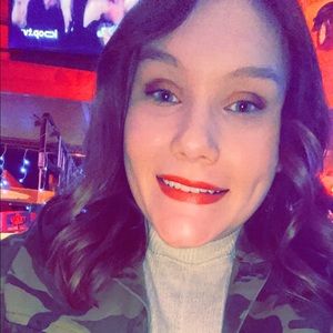 Meet your Posher, Alyssa